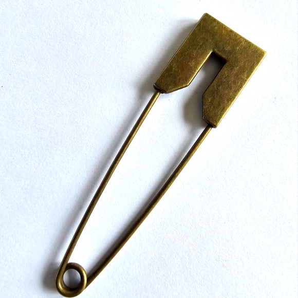 Jewelry - Big! Safety pin kilt pin gold tone square head